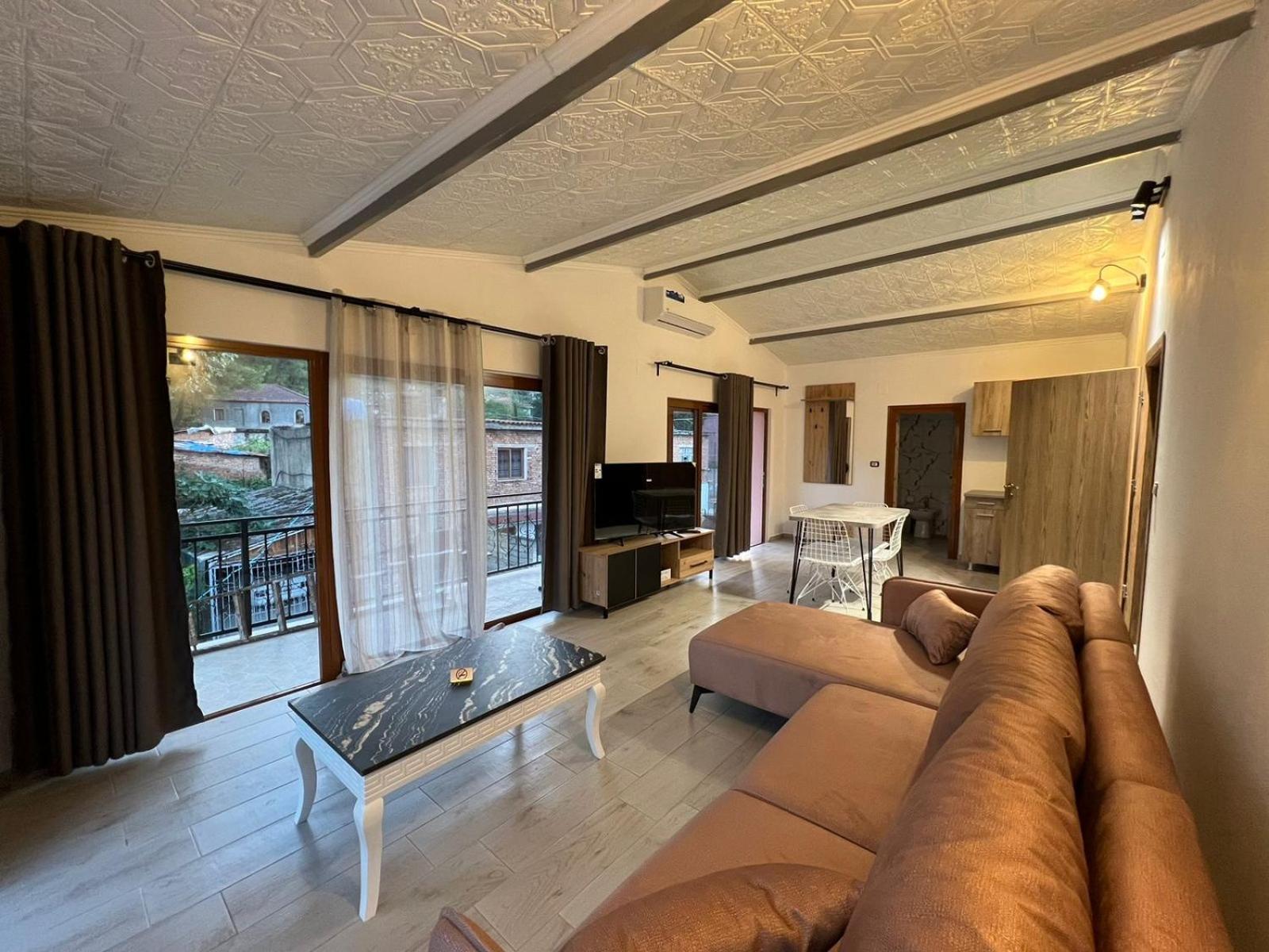 Sajmir Suites Përmet Eksteriør billede